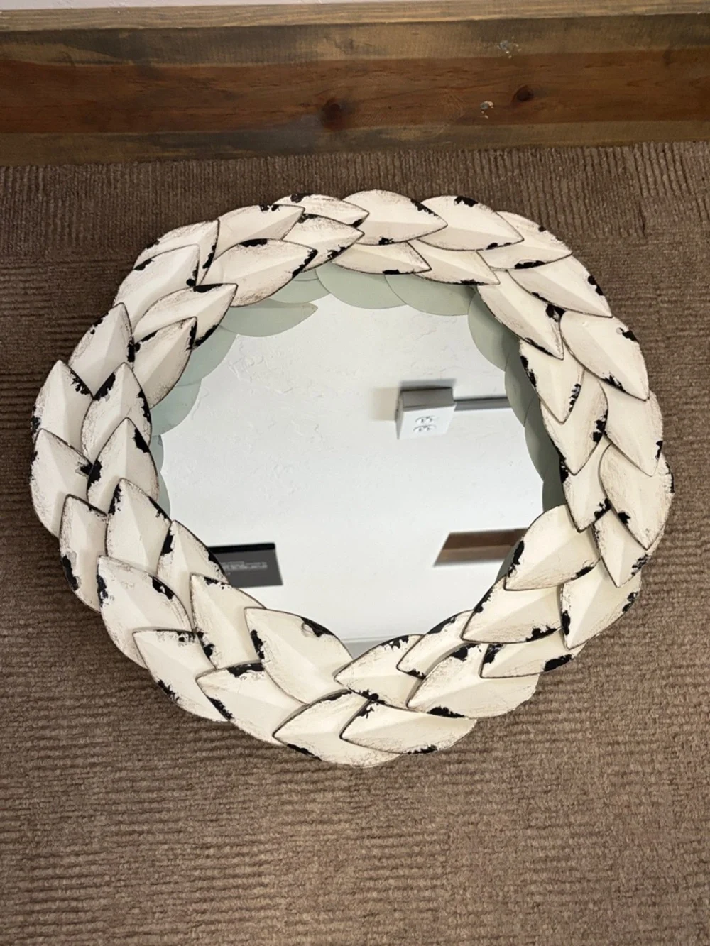 Farmhouse Rustic Decor Round White Floral LeavesWall Mirror - 21.5” Metal